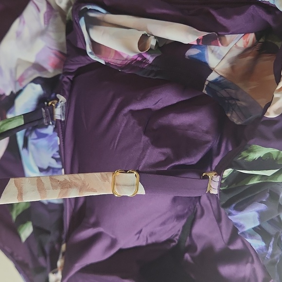 NWT LA BLANCA 22W one piece swimsuit purple with floral print - Picture 5 of 11